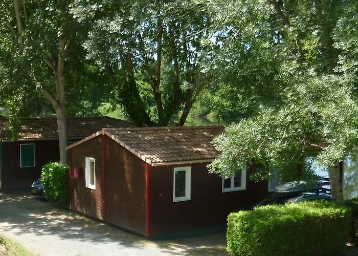 Отель Les Bo-bains Бадфоль-сюр-Дордонь