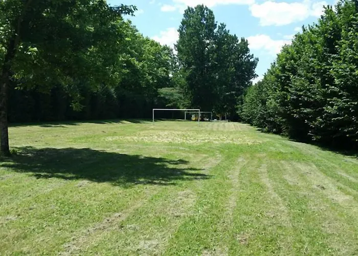 Отель Les Bo-bains