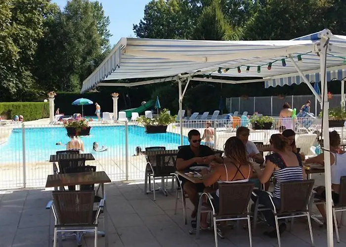 Les Bo-bains Отель