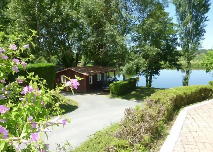 Отель Les Bo-bains